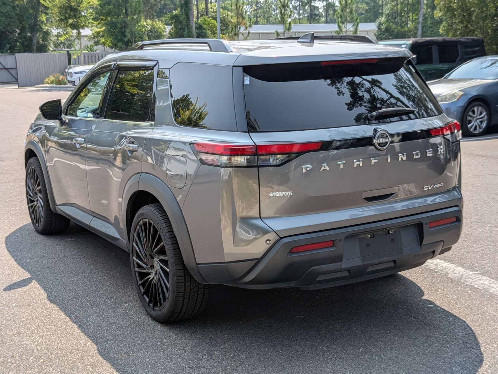 2022 Nissan Pathfinder SV