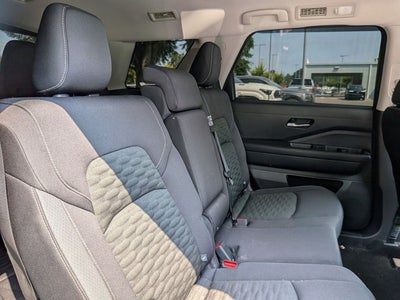 2022 Nissan Pathfinder SV