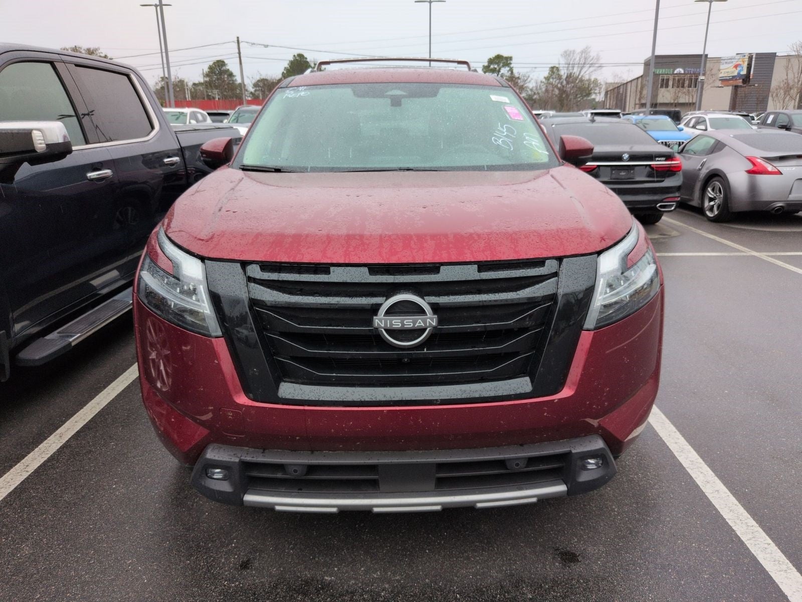 2022 Nissan Pathfinder SL