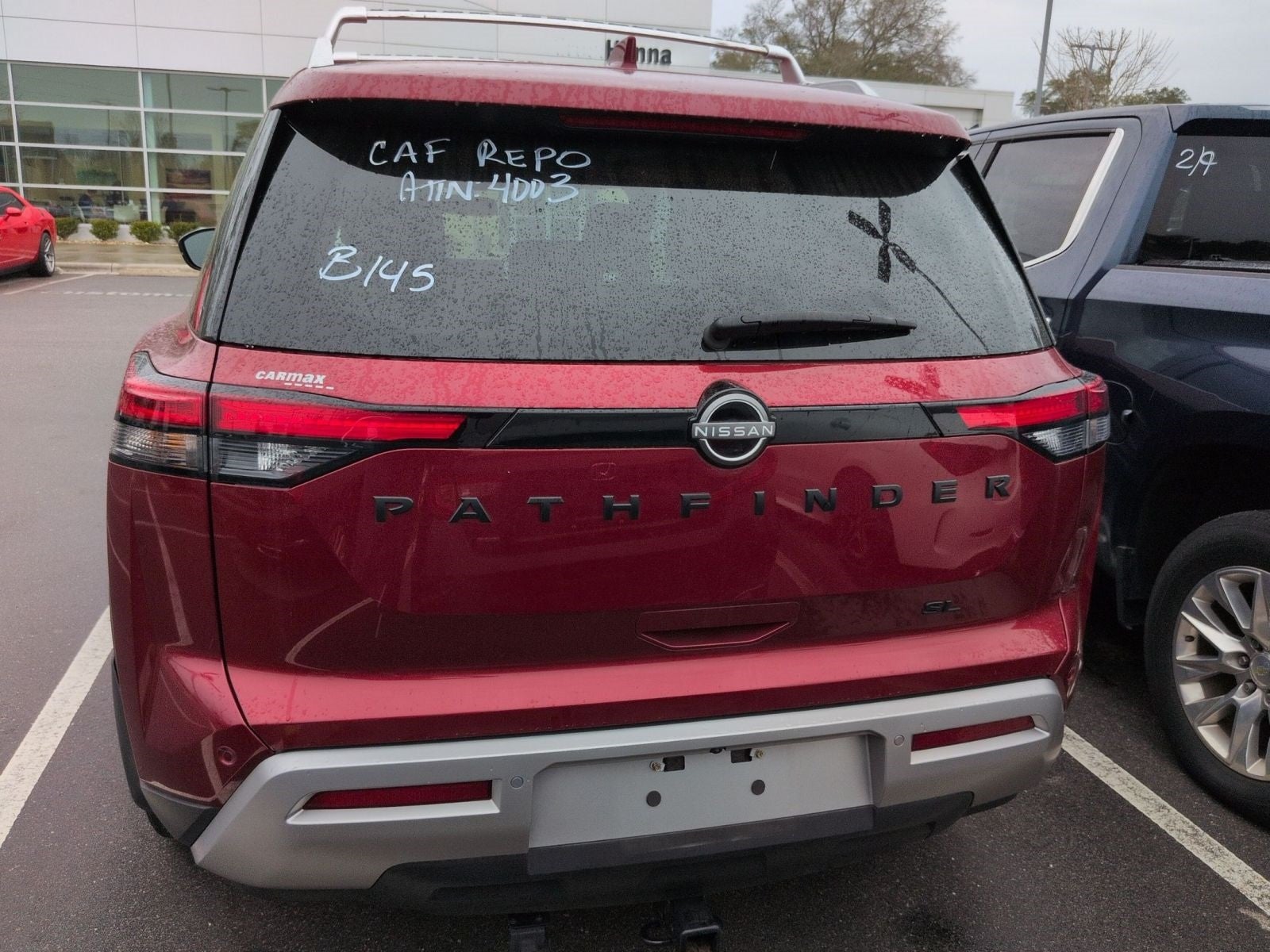 2022 Nissan Pathfinder SL