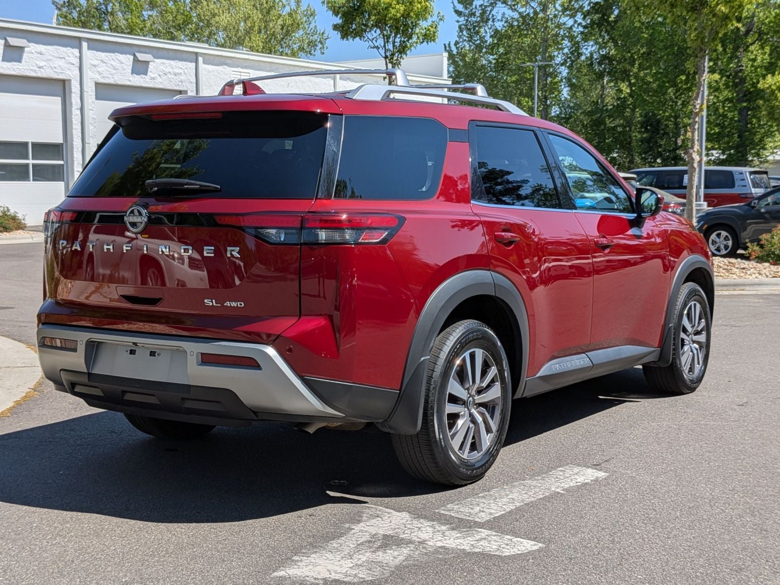 2023 Nissan Pathfinder SL