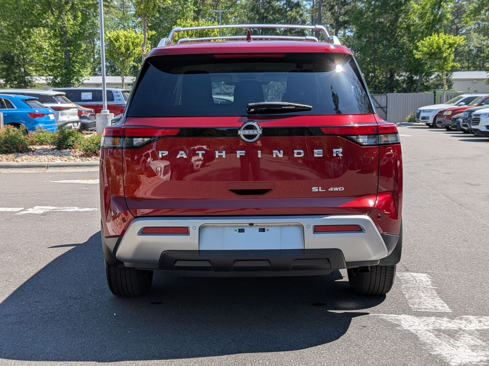2023 Nissan Pathfinder SL