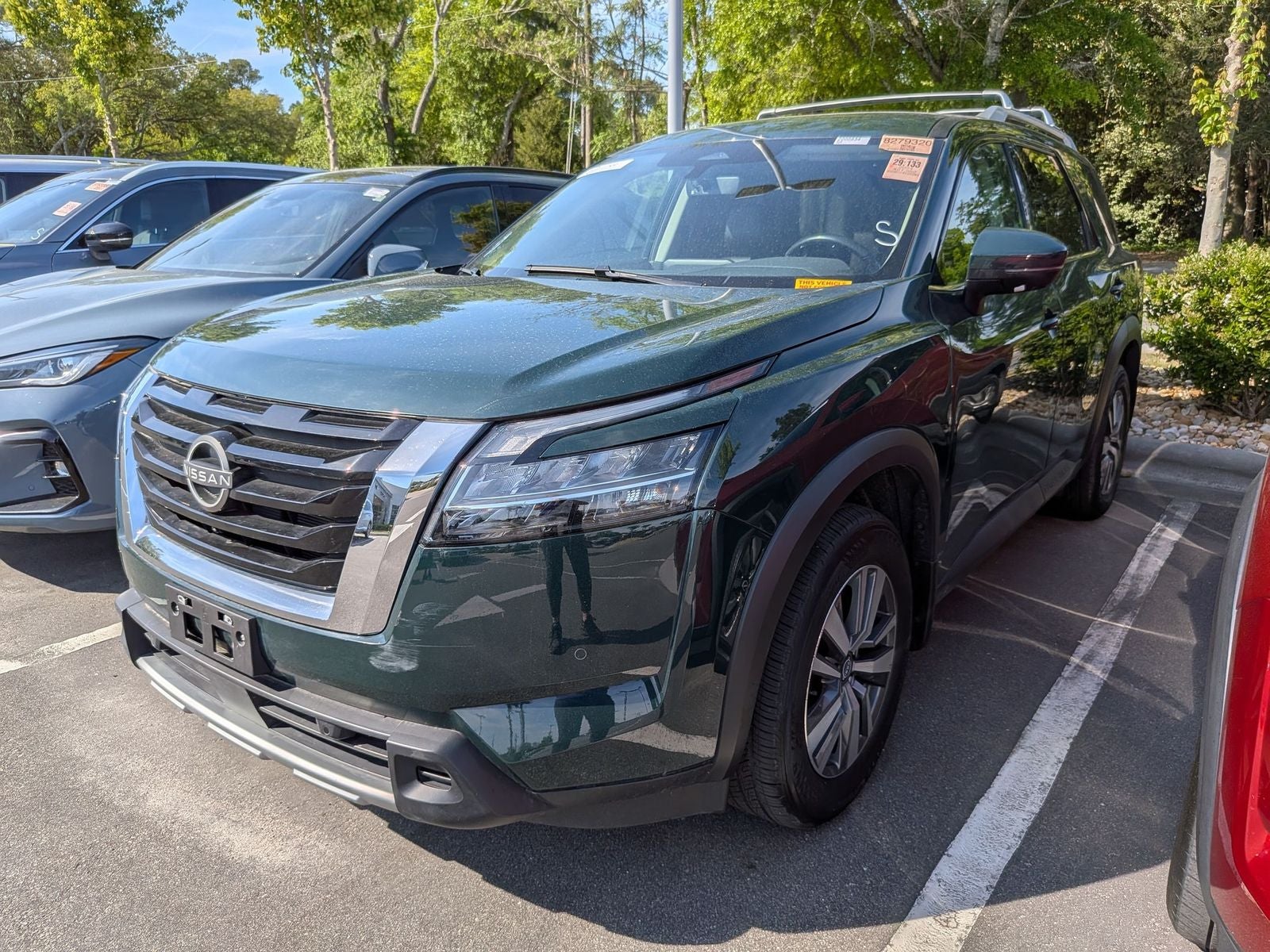 2024 Nissan Pathfinder SL