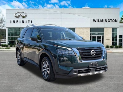 2024 Nissan Pathfinder SL