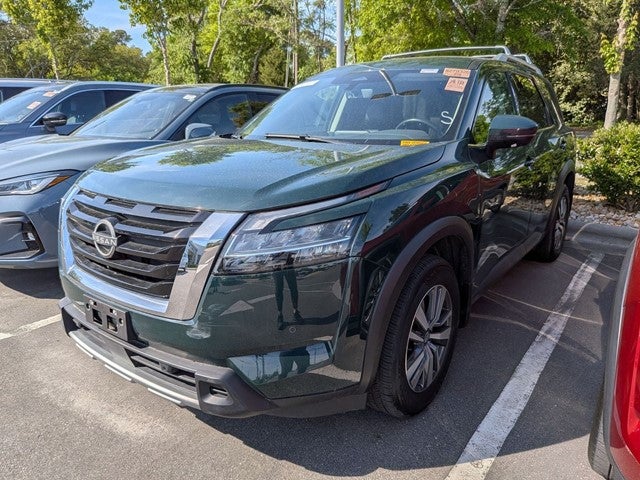 2024 Nissan Pathfinder SL