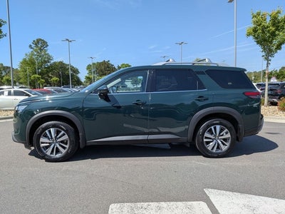 2024 Nissan Pathfinder SL