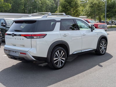 2023 Nissan Pathfinder Platinum