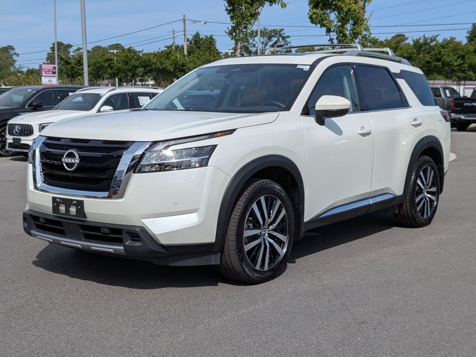2023 Nissan Pathfinder Platinum