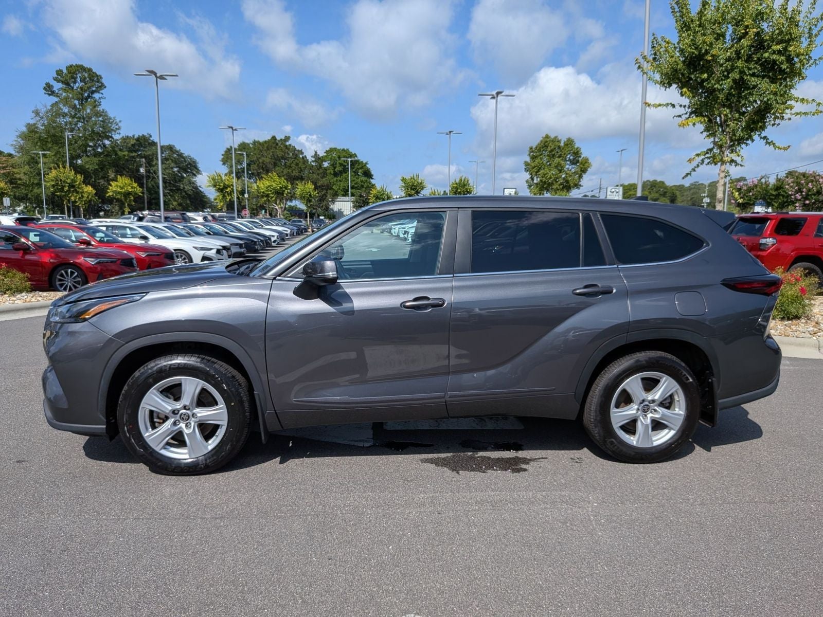 2024 Toyota Highlander LE