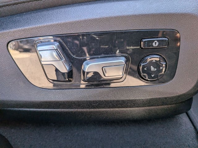 2025 BMW X6 xDrive40i