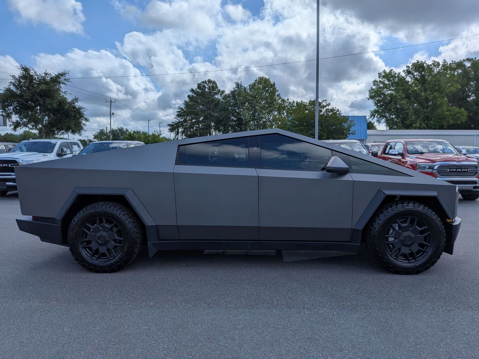 2025 Tesla Cybertruck Base