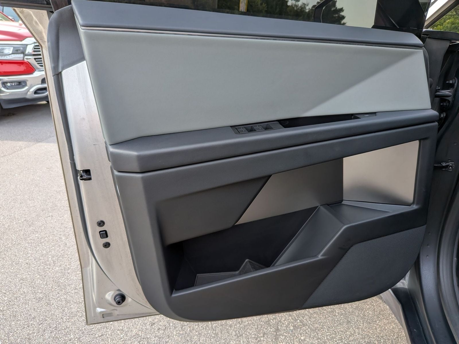 2024 Tesla Cybertruck Base