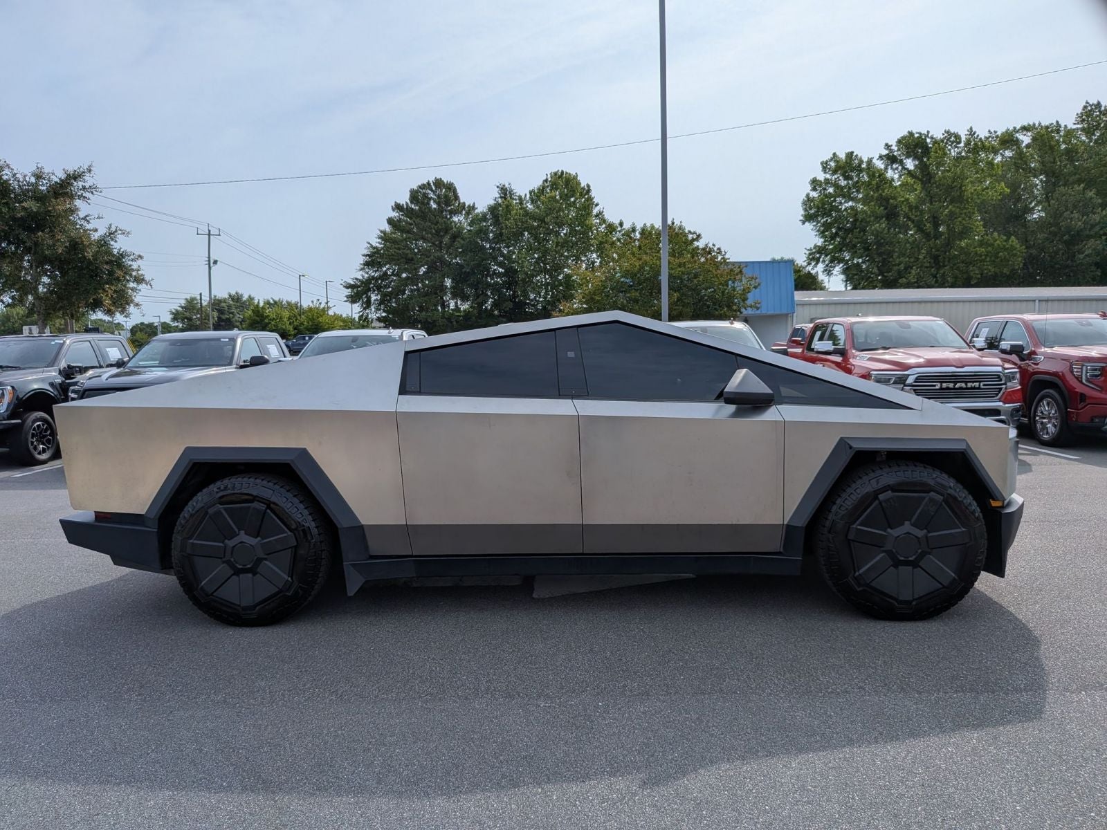 2024 Tesla Cybertruck Base