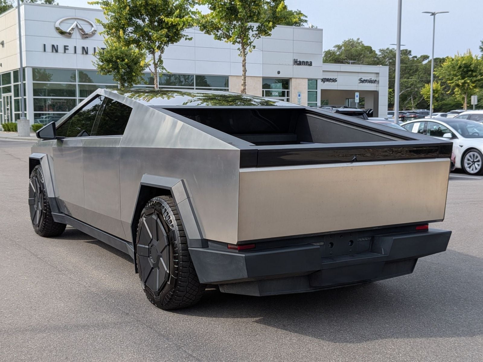 2024 Tesla Cybertruck Base