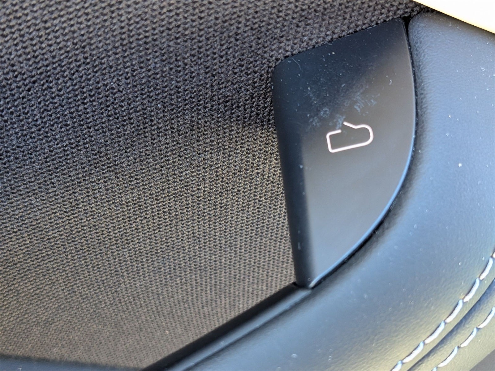 2022 Tesla Model X Base