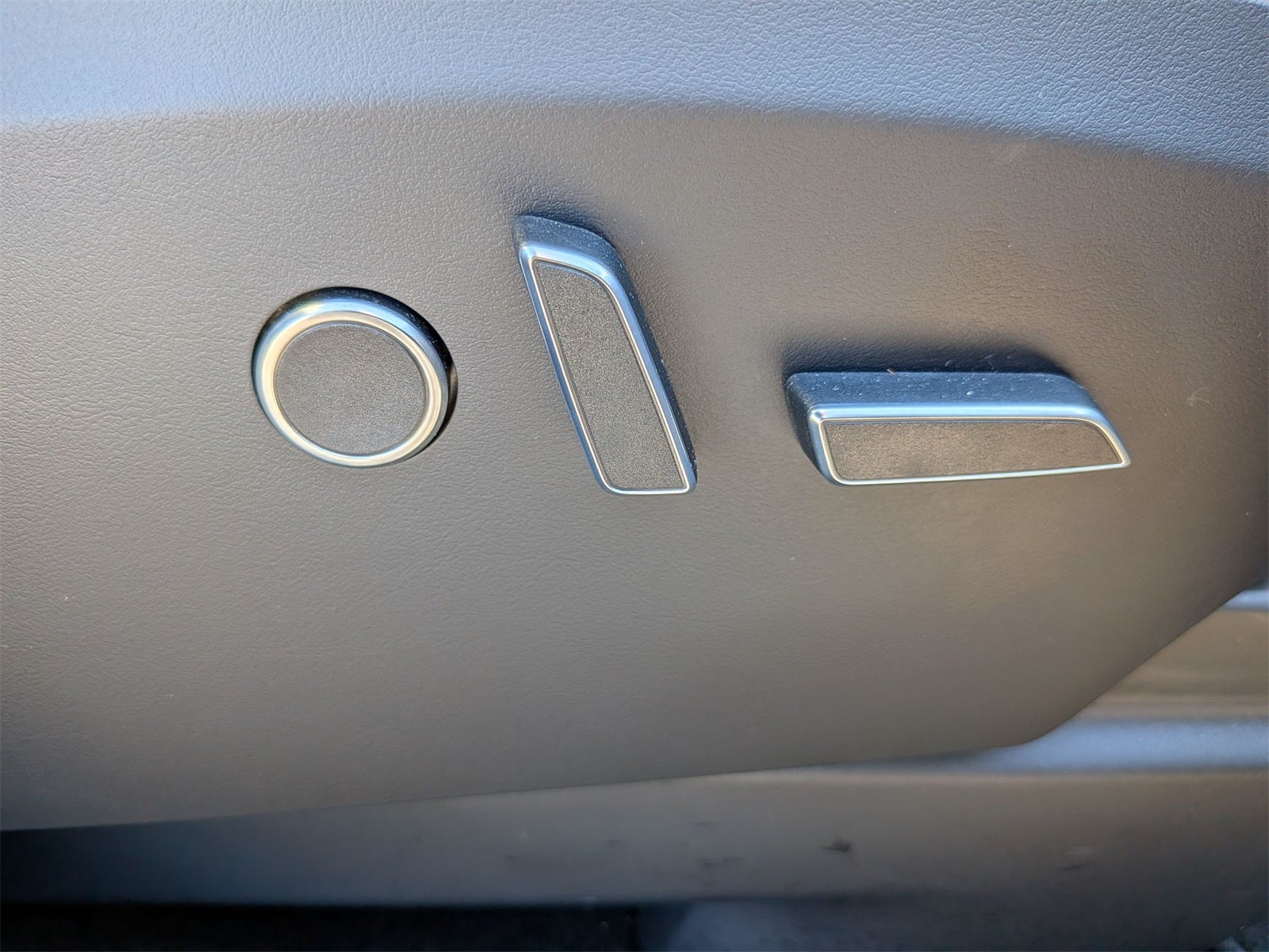 2022 Tesla Model X Base