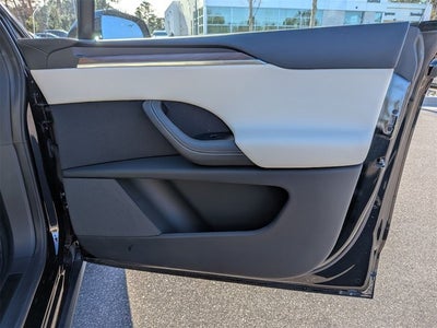 2022 Tesla Model X Base
