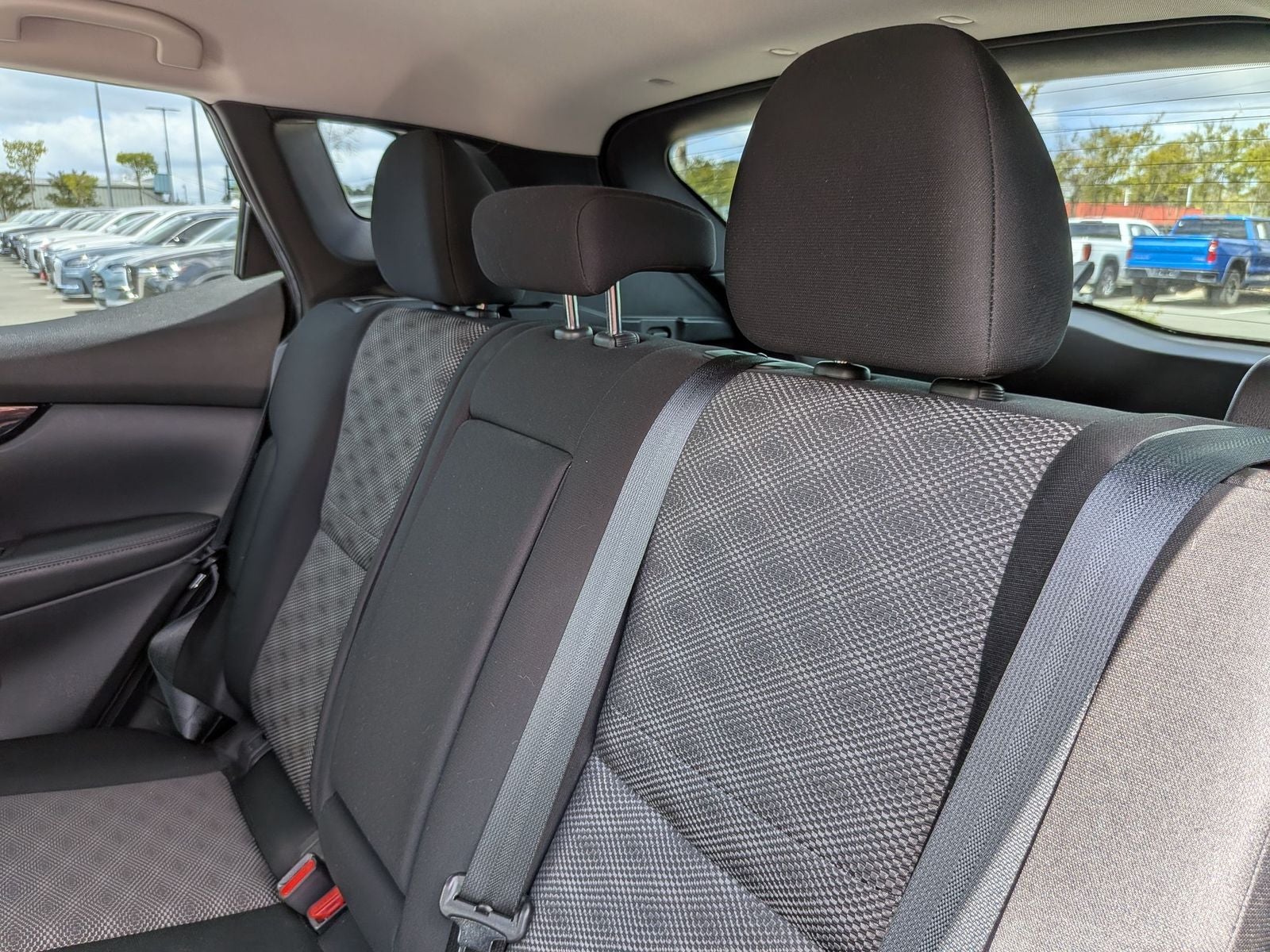 2022 Nissan Rogue Sport SV