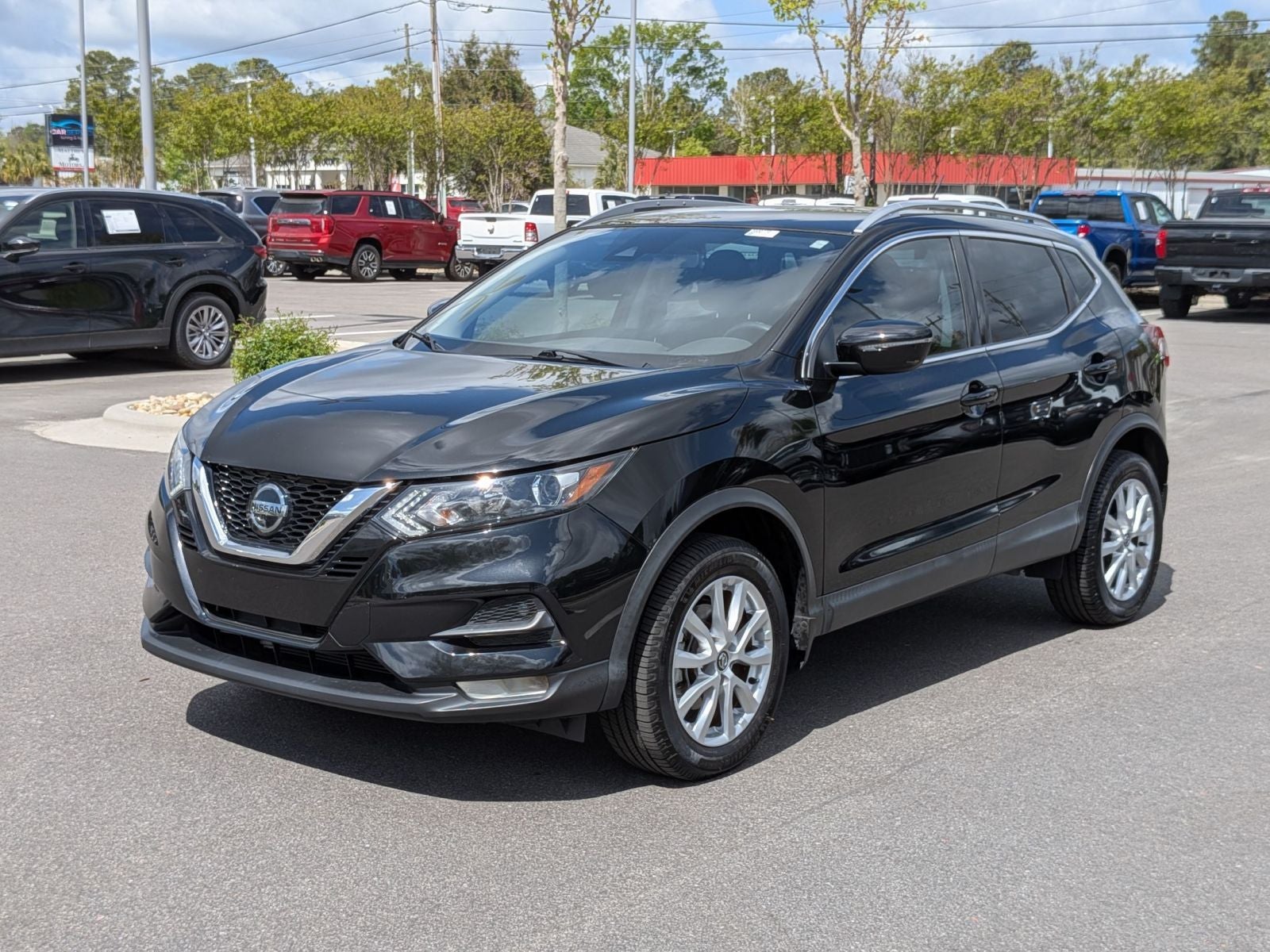 2022 Nissan Rogue Sport SV