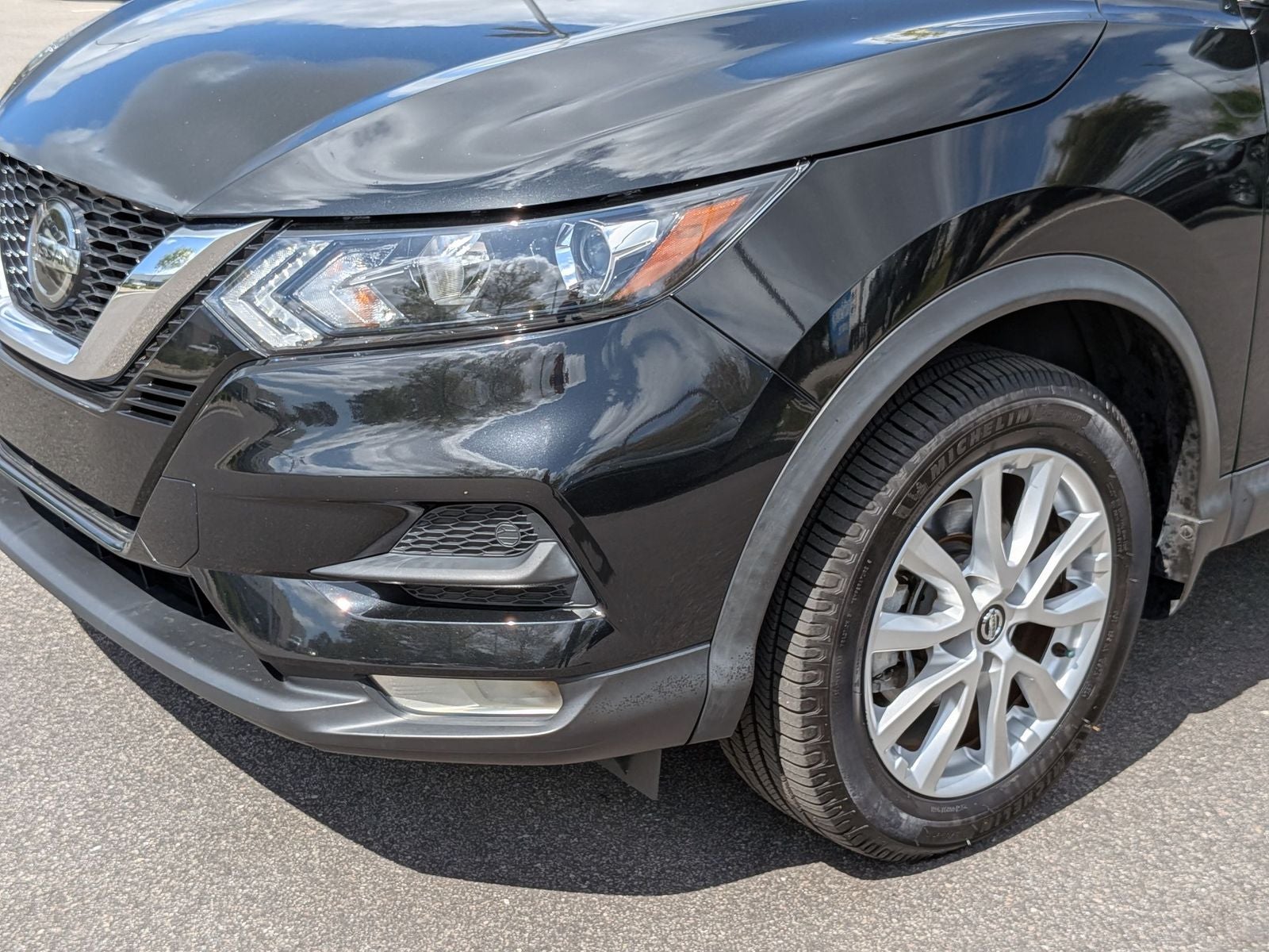 2022 Nissan Rogue Sport SV