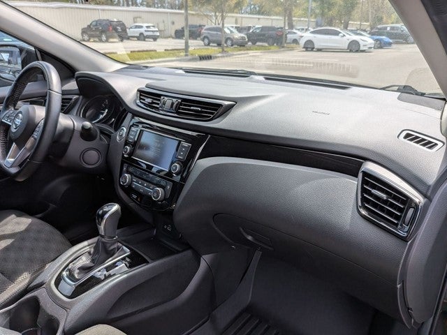 2022 Nissan Rogue Sport SV