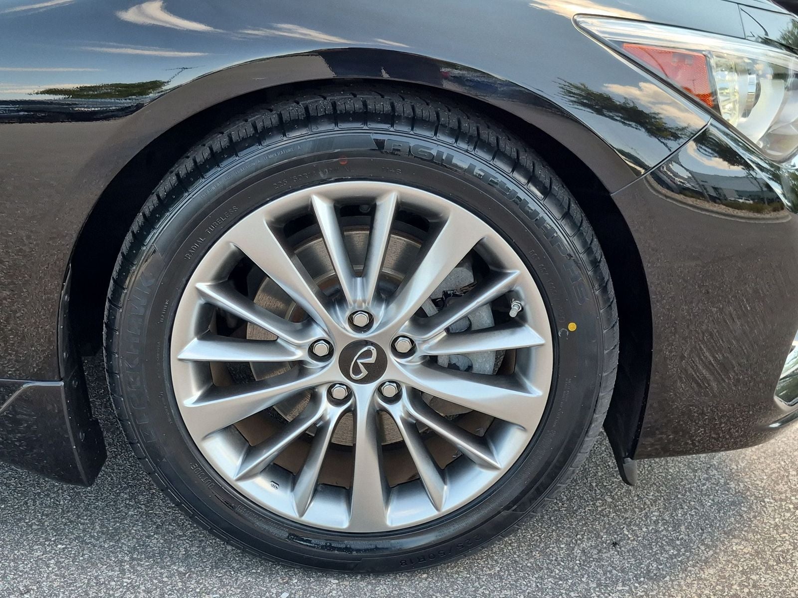 2023 INFINITI Q50 LUXE