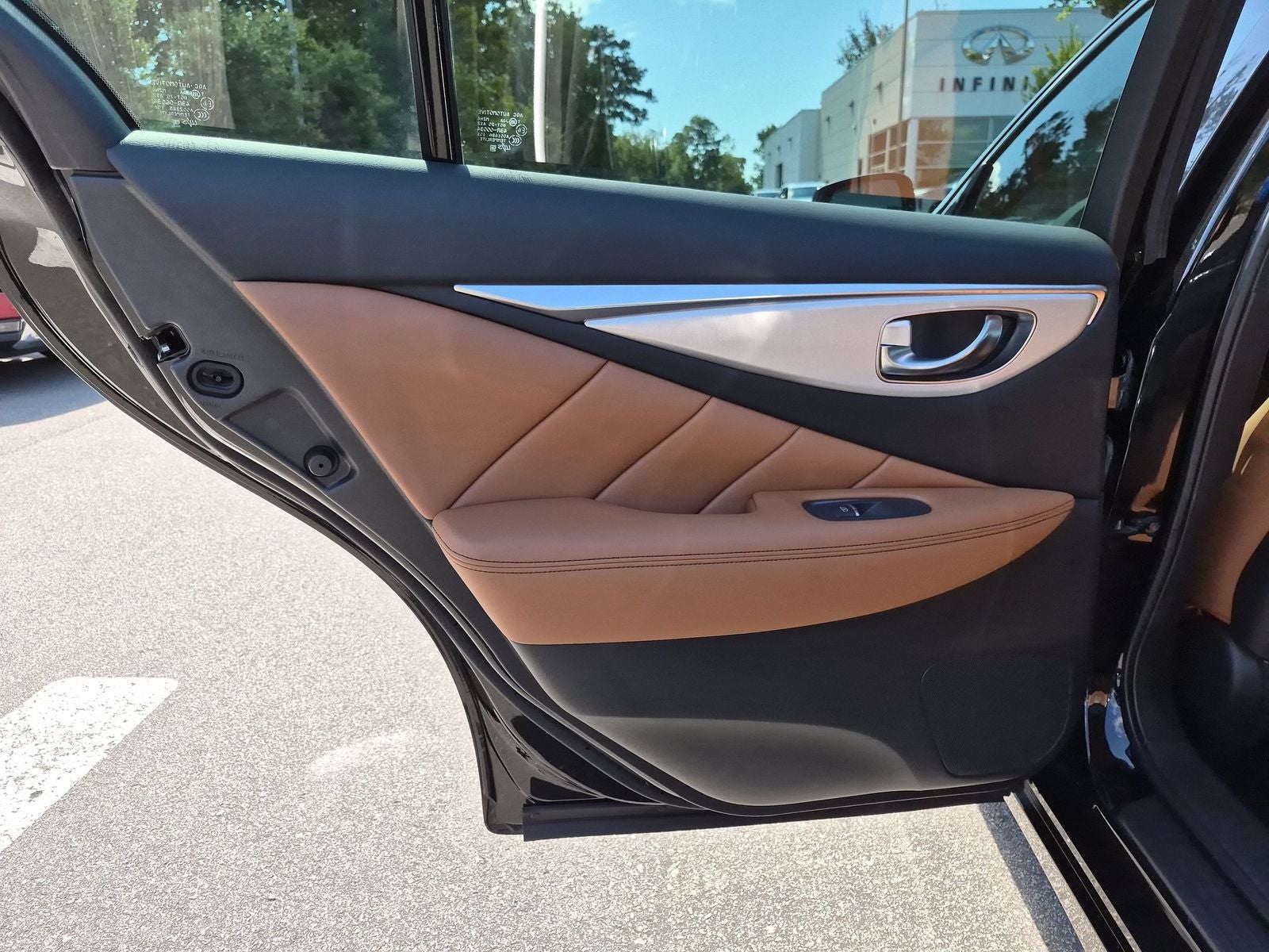 2023 INFINITI Q50 LUXE