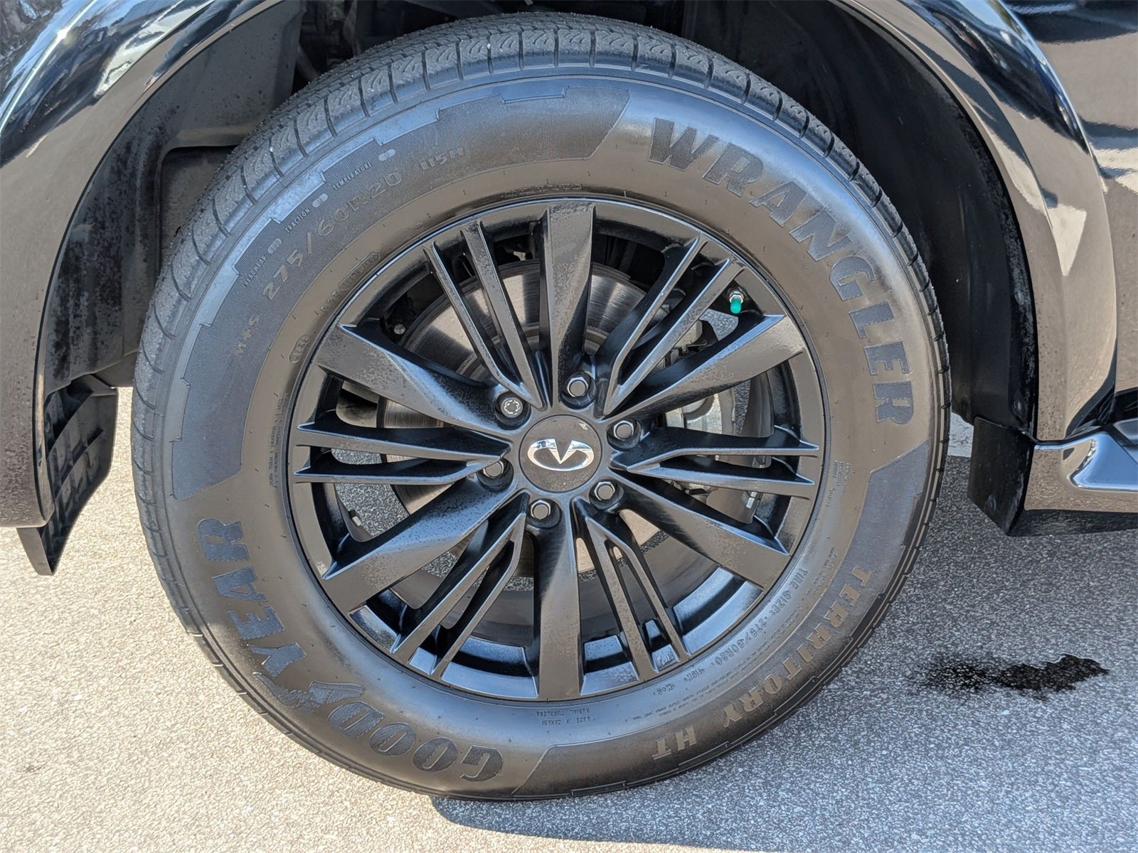 2023 INFINITI QX80 LUXE