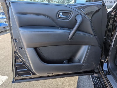 2023 INFINITI QX80 LUXE