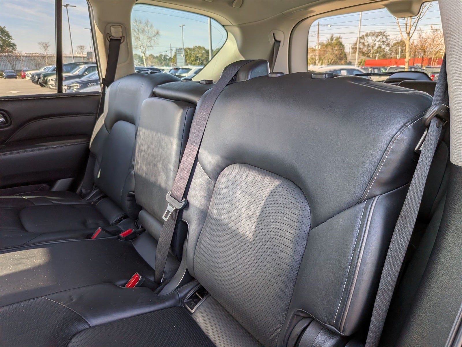 2023 INFINITI QX80 LUXE