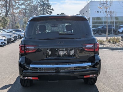 2023 INFINITI QX80 LUXE