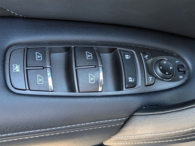 2023 INFINITI QX80 LUXE