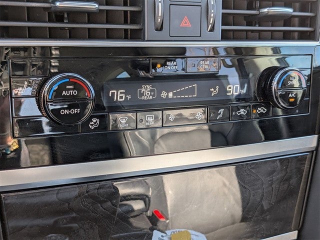 2023 INFINITI QX80 LUXE