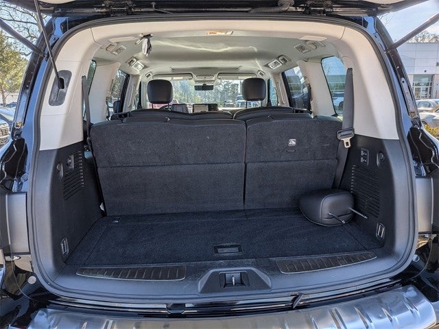 2023 INFINITI QX80 LUXE