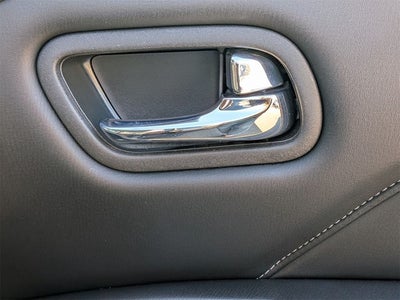 2023 INFINITI QX80 LUXE