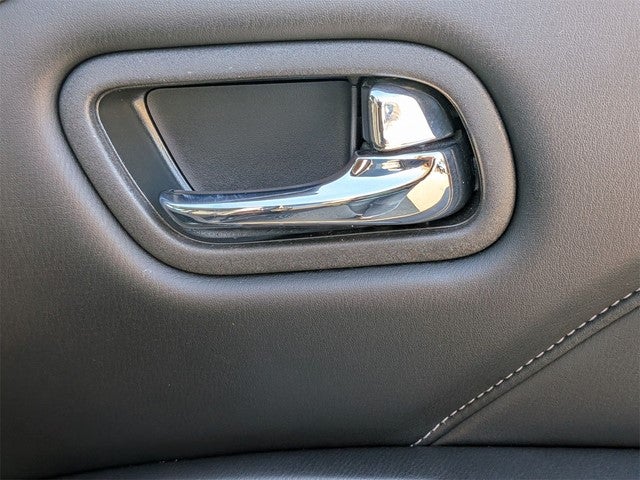 2023 INFINITI QX80 LUXE