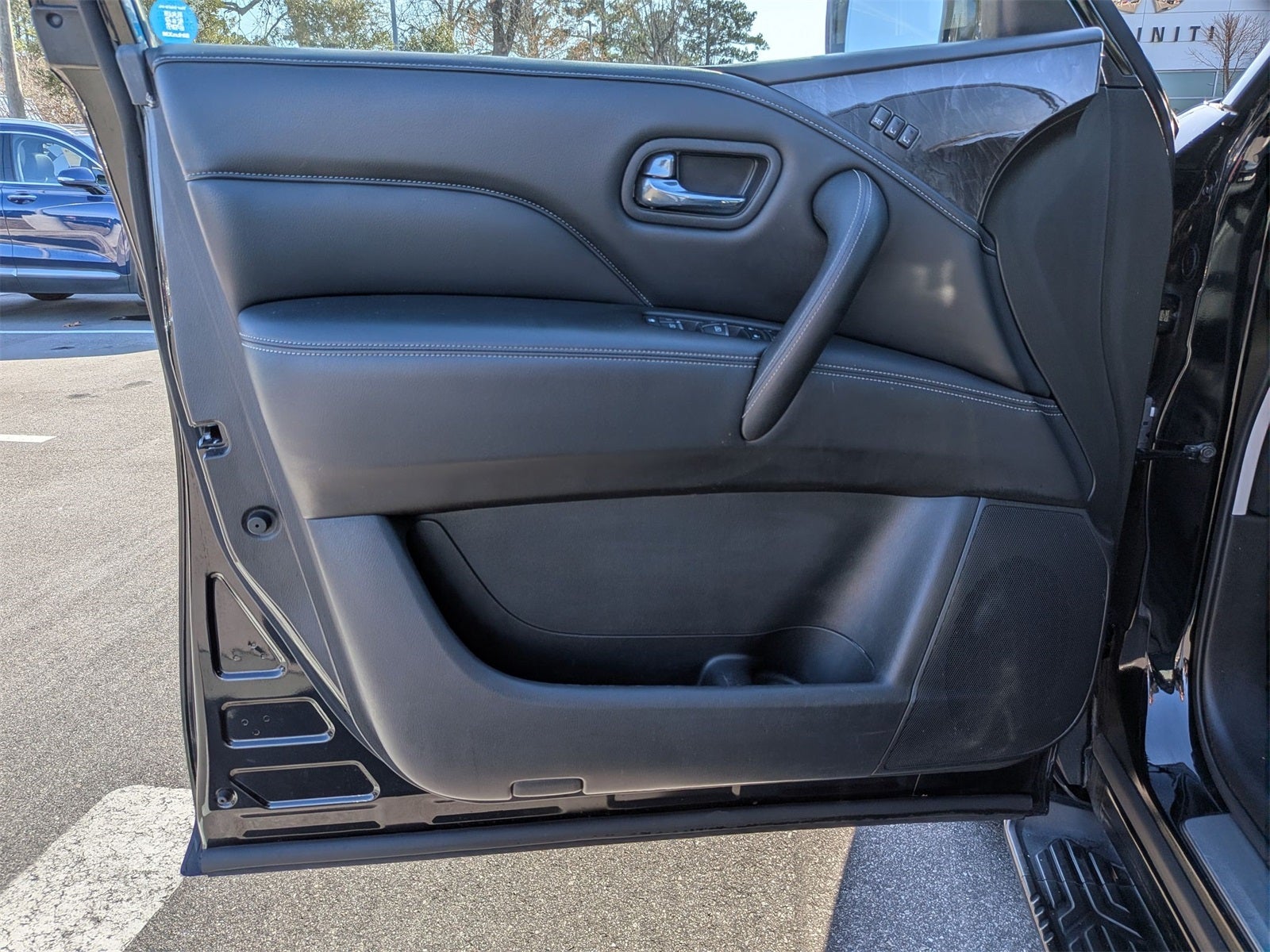 2021 INFINITI QX80 LUXE