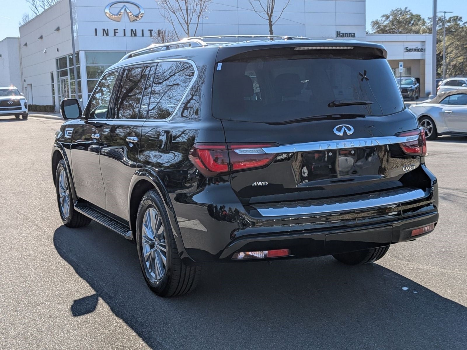 2021 INFINITI QX80 LUXE