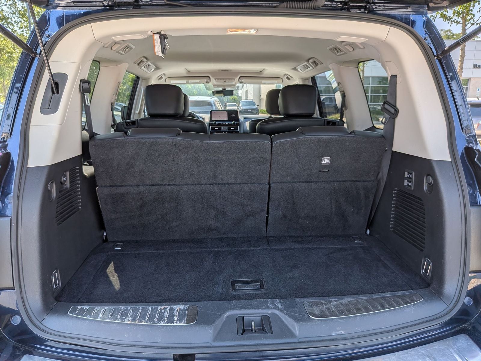 2024 INFINITI QX80 LUXE
