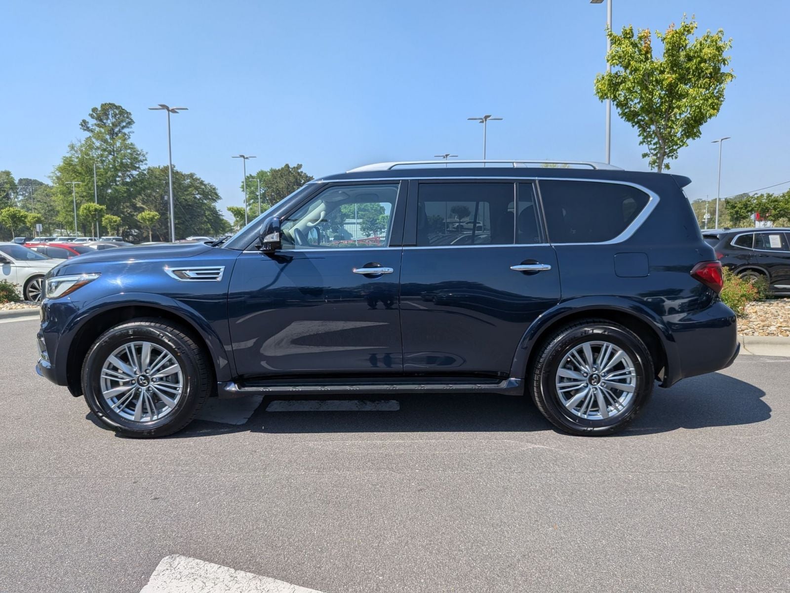 2024 INFINITI QX80 LUXE