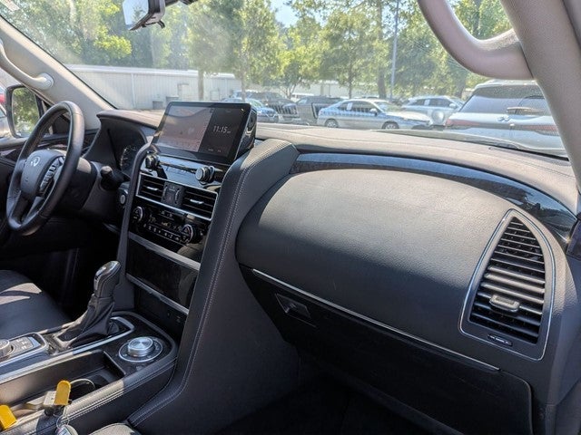 2024 INFINITI QX80 LUXE