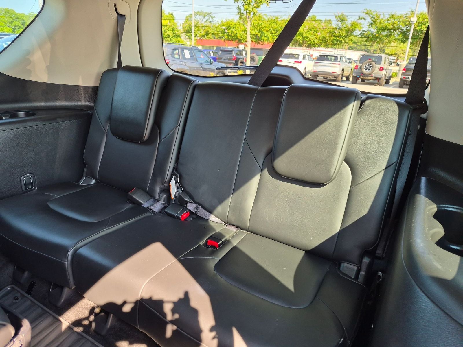 2023 INFINITI QX80 LUXE