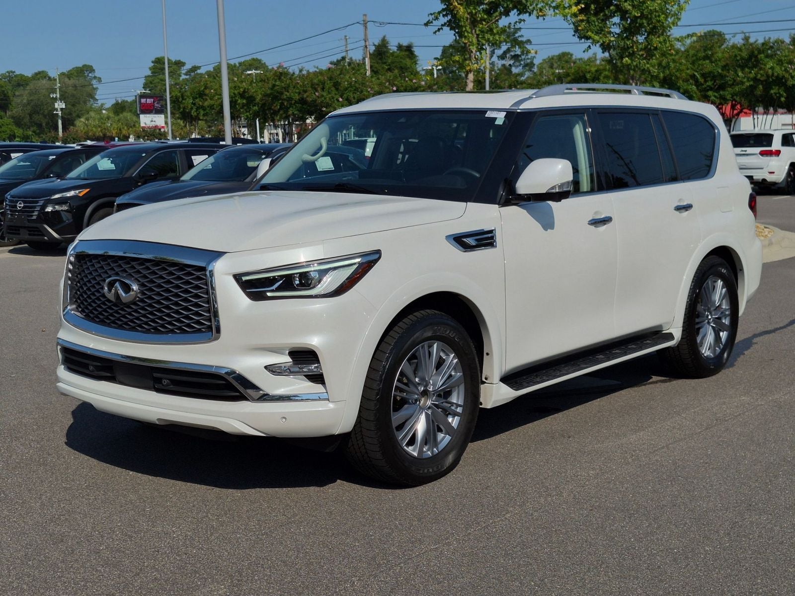 2023 INFINITI QX80 LUXE
