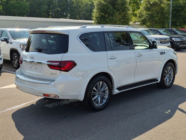 2023 INFINITI QX80 LUXE