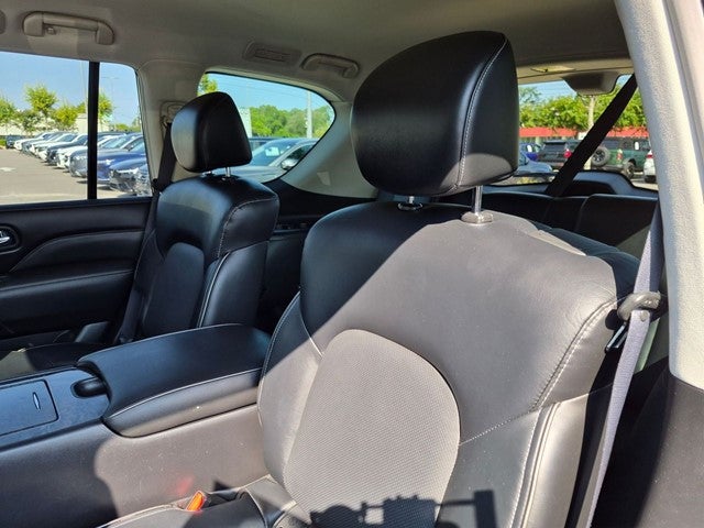2023 INFINITI QX80 LUXE