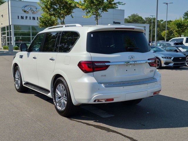 2023 INFINITI QX80 LUXE