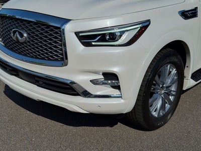 2023 INFINITI QX80 LUXE