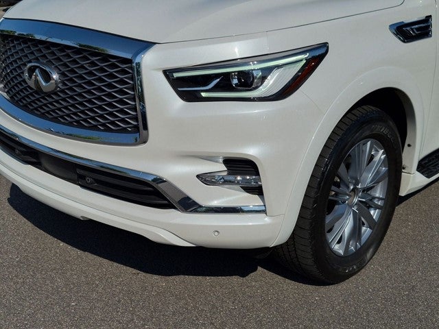 2023 INFINITI QX80 LUXE