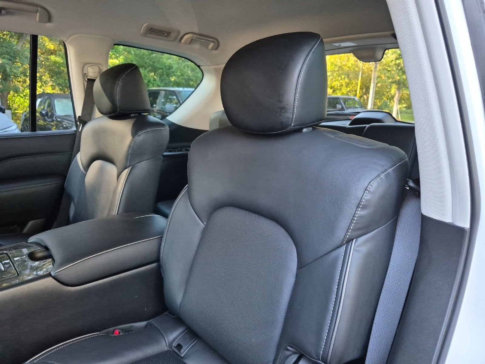 2023 INFINITI QX80 LUXE