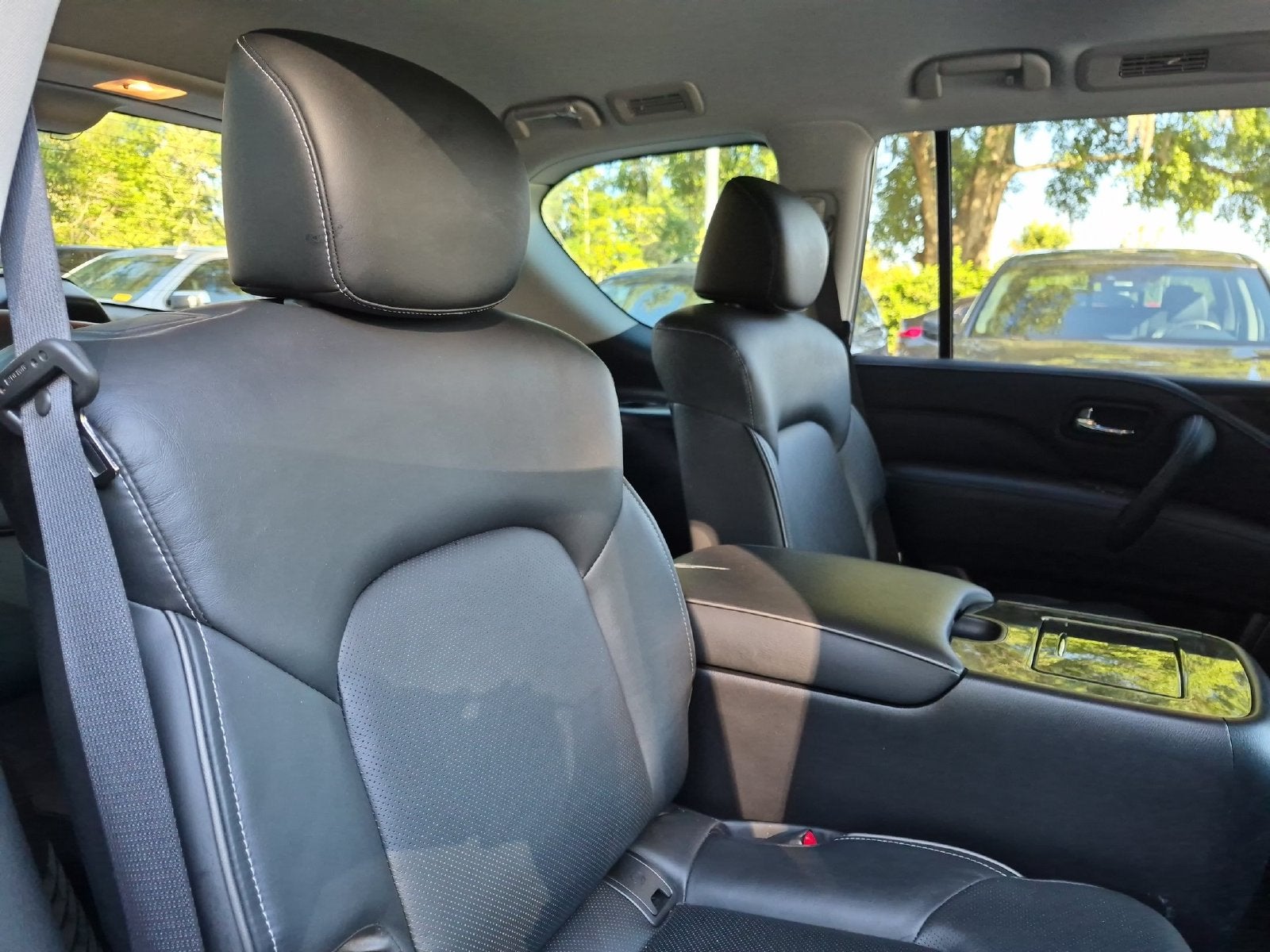 2023 INFINITI QX80 LUXE
